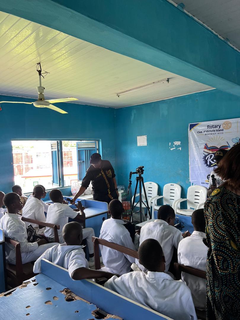 Academic Competition in Schools